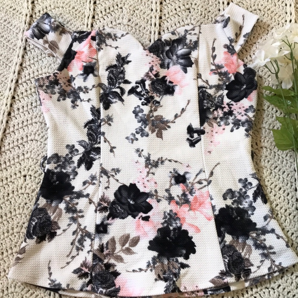 Fashion magazine large floral top